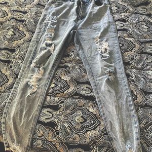 High rise, destroyed skinny jeans